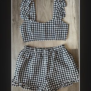 SHEIN ruffle trim gingham two piece shorts set. Size extra small, worn once